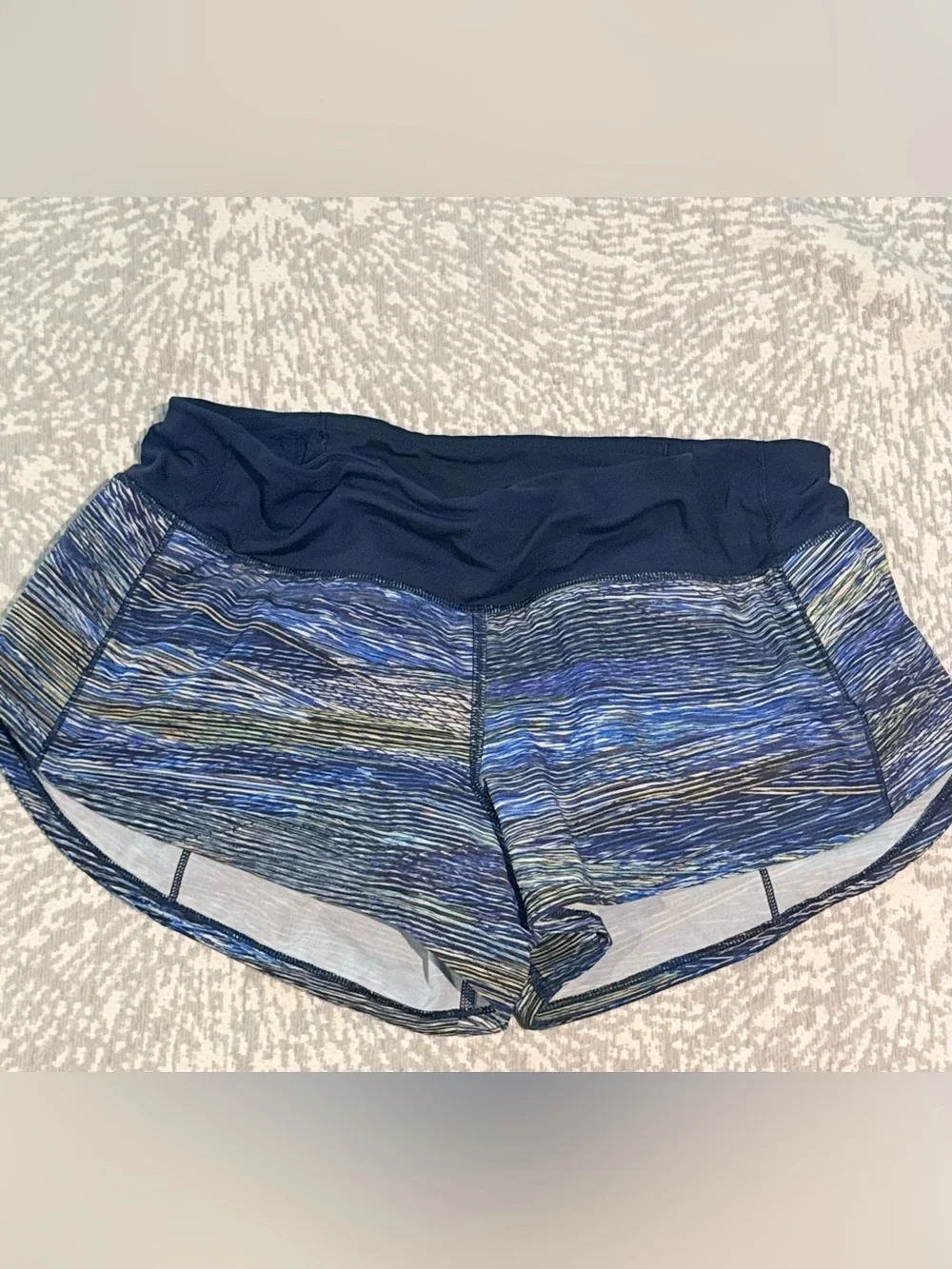 Lululemon /// Women’s Speed Up Shorts - Interconnect Blue Multi - Size 6